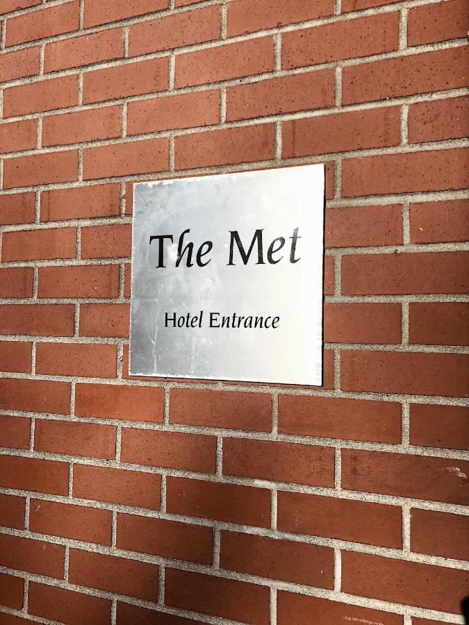 The Met Hotel New Westminster Exterior photo